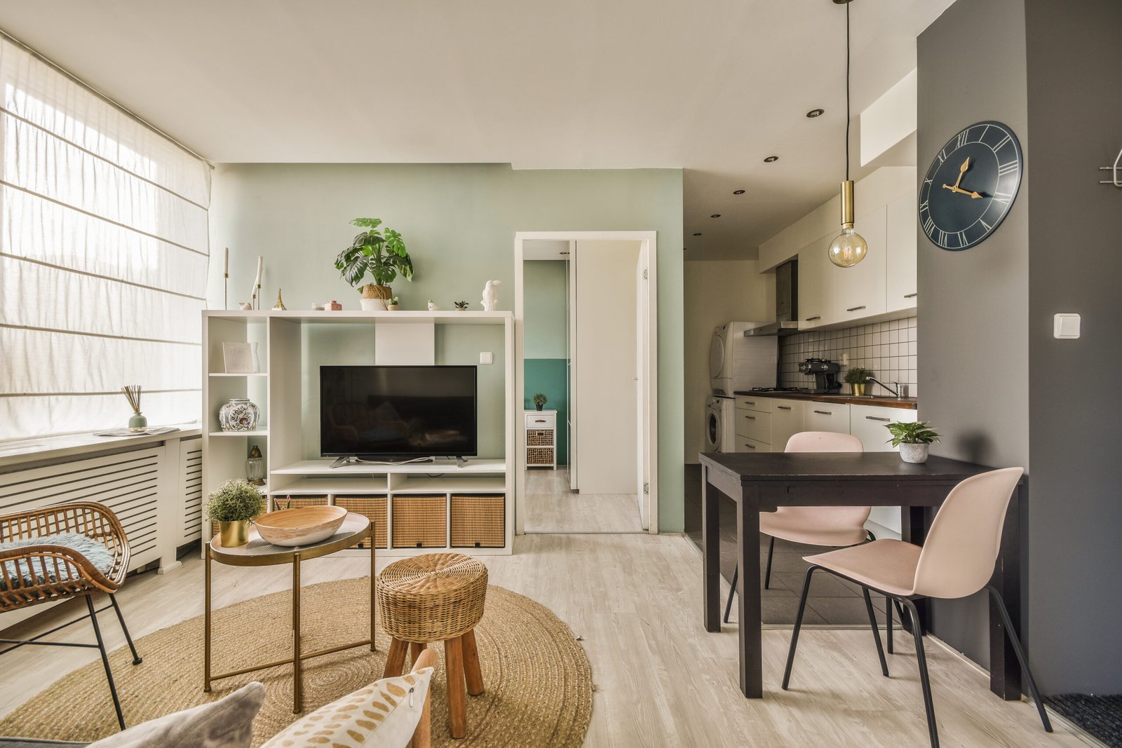 Primer kako urediti mali stan da izgleda prostranije